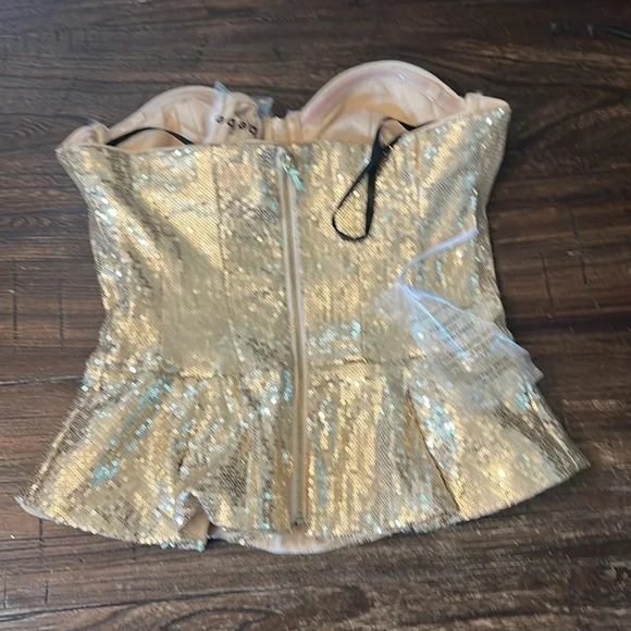 Bebe Uptown Sequin Peplum Bustier Top Gold Size Small NWT - Picture 5 of 6